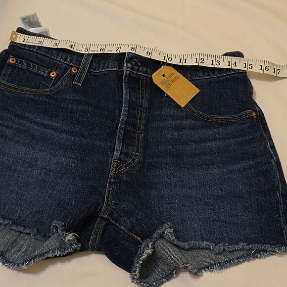 Levi’s Denim High Rise Blue Jean Shorts Women’s Sz 29 NWT!! - Picture 4 of 10